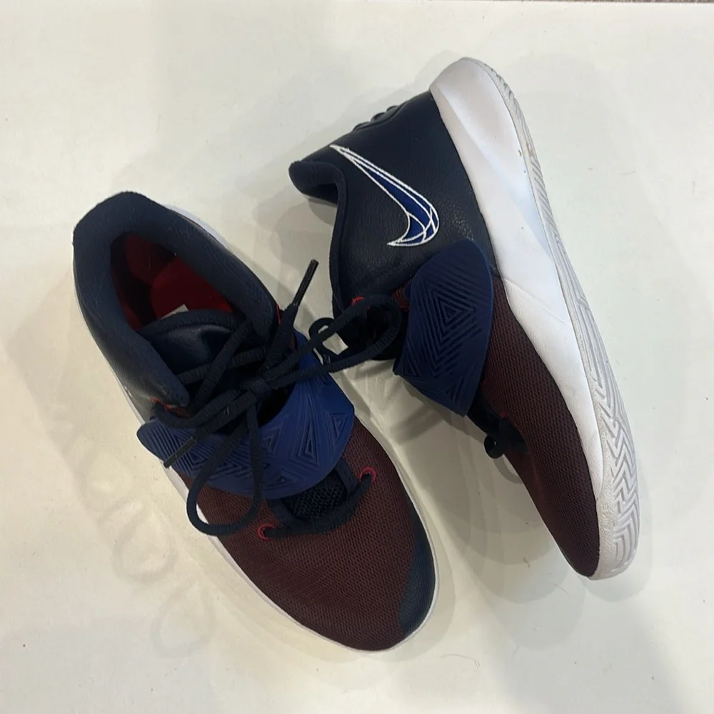 Nike Kyrie Flytrap 3 GS 'Obsidian Gym Red' NWB